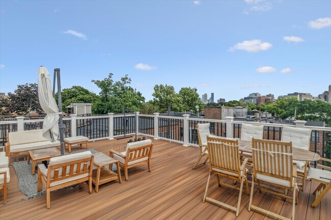 Building Photo - 6 Alton Ct