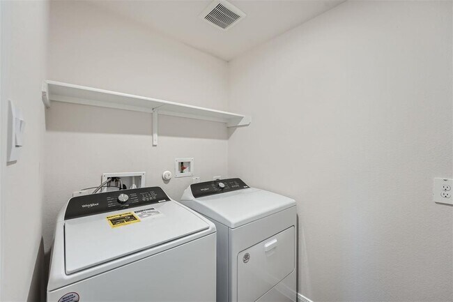 Building Photo - 322 Addison Pl