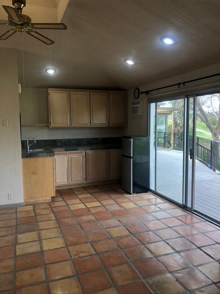 Building Photo - 1510 Fairway Dr