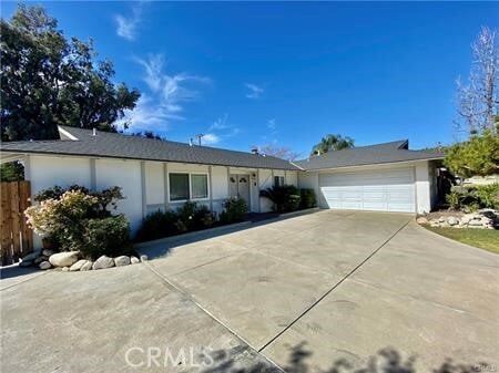 Primary Photo - 133 S Lone Hill Ave