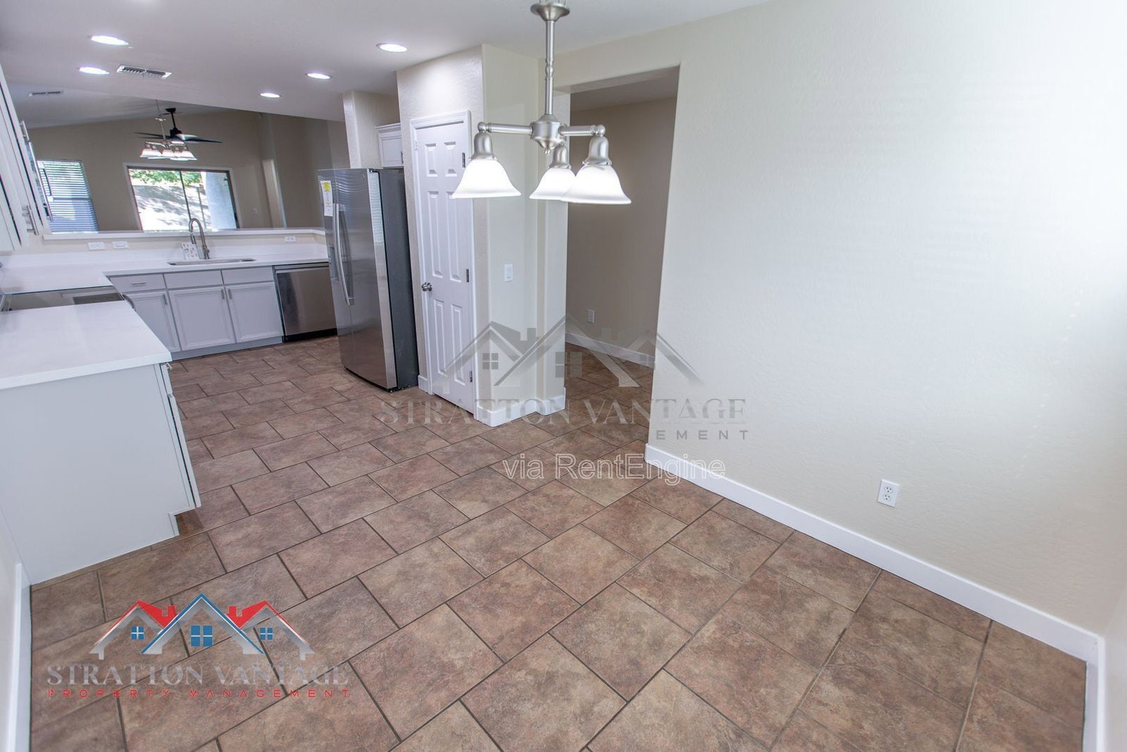 Building Photo - 1868 W Desert Seasons Dr