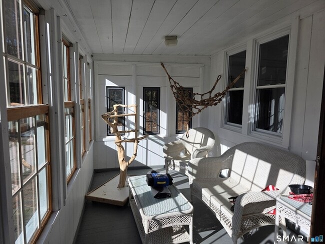 Building Photo - 61 N Shore Rd