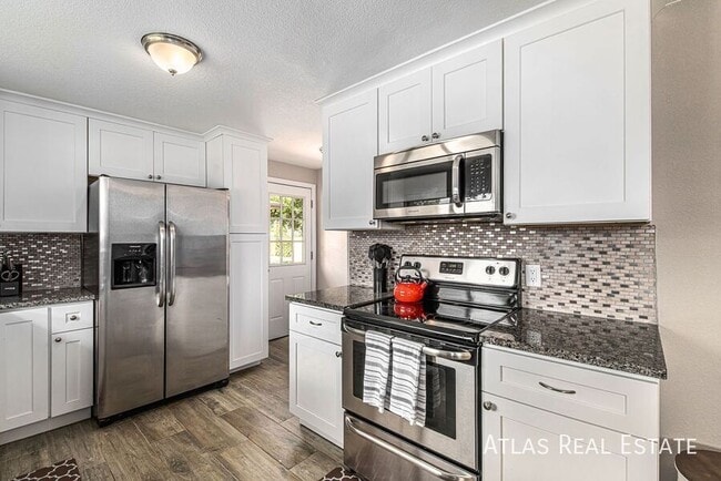 Building Photo - 7472 Beach Ct