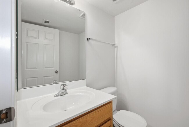 Building Photo - 20 Houser Dr