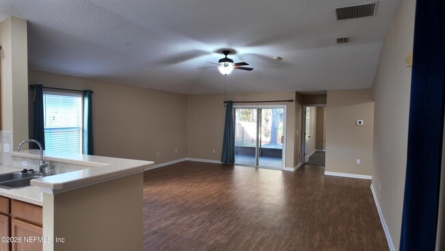 Building Photo - 1060 Beckingham Dr