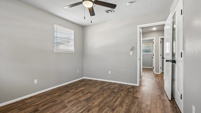 Building Photo - Charming 3 Bedroom Home +BONUS Room with Spacious Backyard