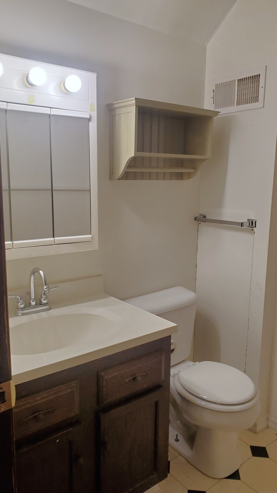 Building Photo - 1050 Curtis St