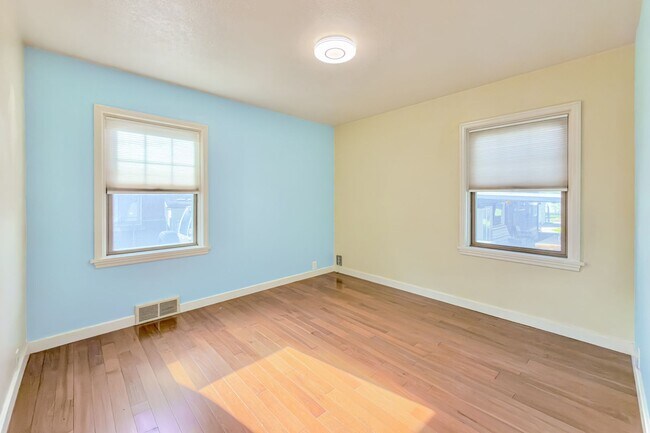 Building Photo - Monroe Park