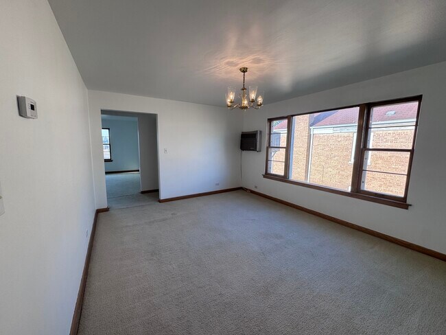 Building Photo - 10315 Chaucer St