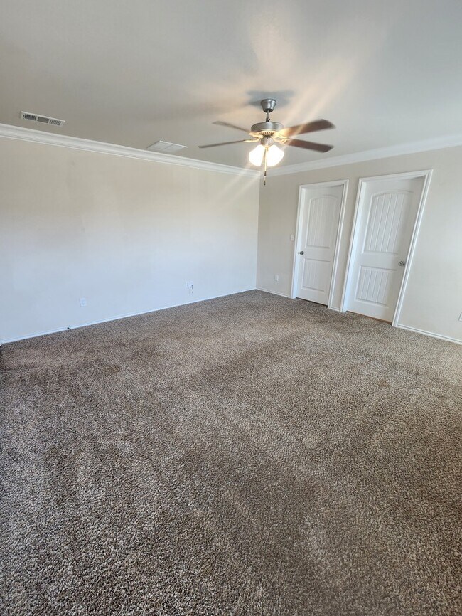 Building Photo - 3 bed 2 bath home in Lone Star Trails