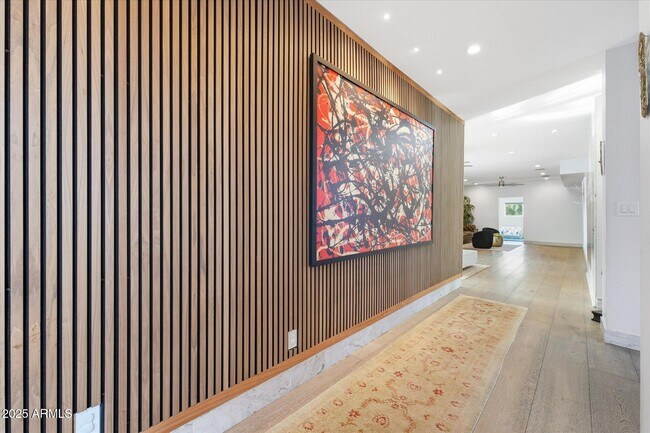 Building Photo - 3112 E Palo Verde Dr