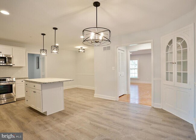 Building Photo - 316 Farm Rd