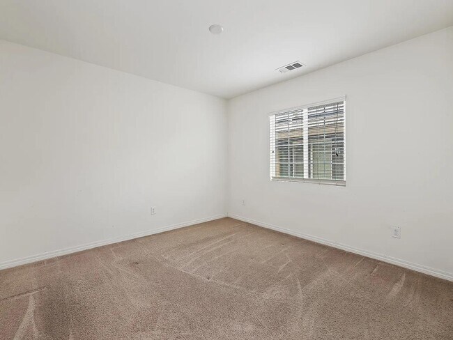 Building Photo - 15634 Clove Pl
