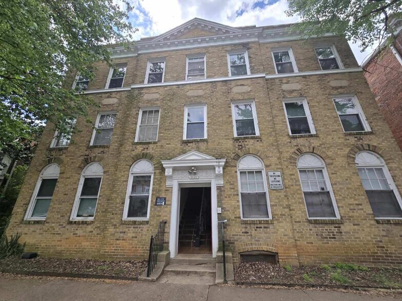 Building Photo - 3125 Hanover Ave