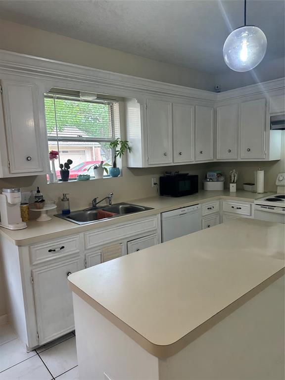 Building Photo - 22735 Indian Ridge Dr