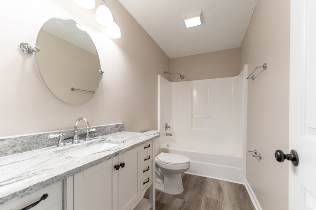 Building Photo - 11438 Shady Hollow Ln