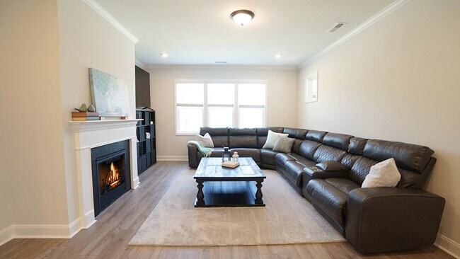 Building Photo - 329 Sparrow Rdg Dr