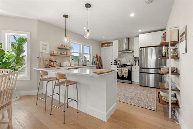 Building Photo - 51 Cutler St