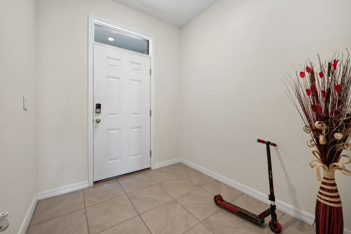Building Photo - 8924 Milestone Dr