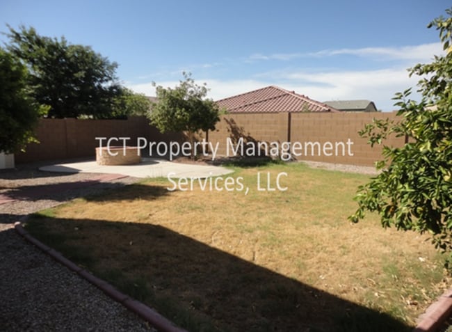 Building Photo - 3 bed/ 2 bath in Sarah Ann Ranch!