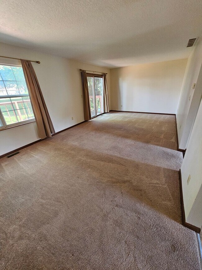 Building Photo - Two Bedroom Condo