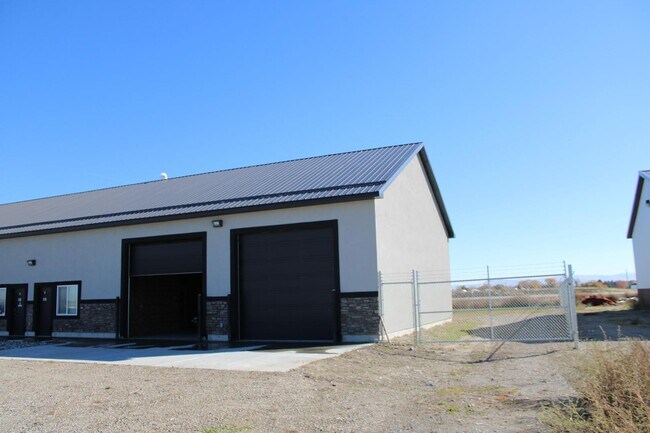 Building Photo - 57 W 465 N