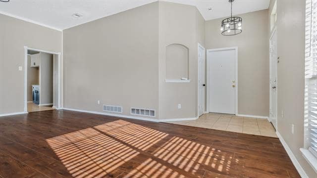 Building Photo - 527 Alameda Ave