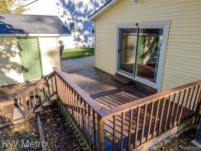 Building Photo - 2416 Shawood Dr