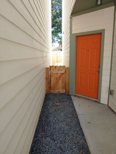 Covered entry - 4926 Weeping Willow Rd