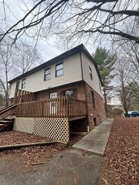Building Photo - Renovated Home Near Virginia Tech