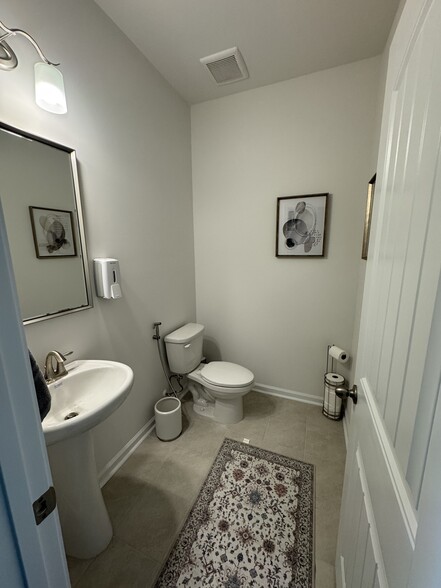Bath - 5435 Shelly Lynn Dr