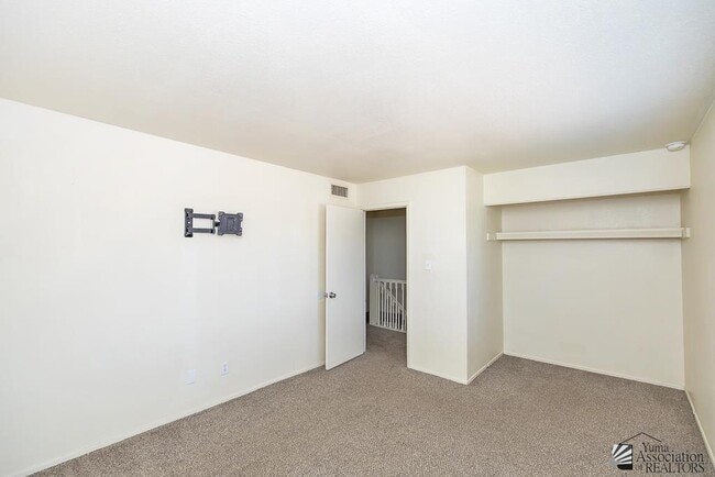 Building Photo - 1242 W 20th Pl