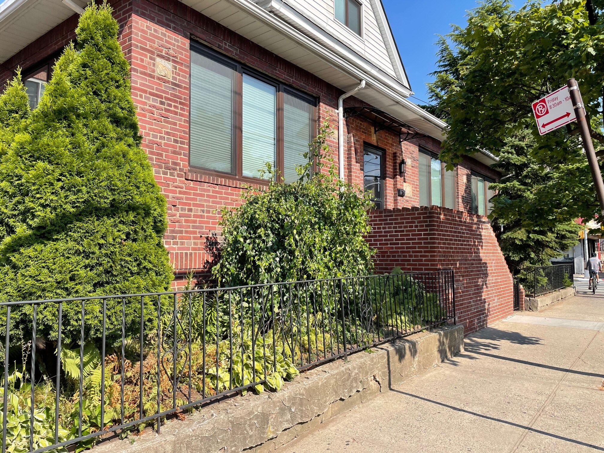 Building Photo - 6323 Forest Ave