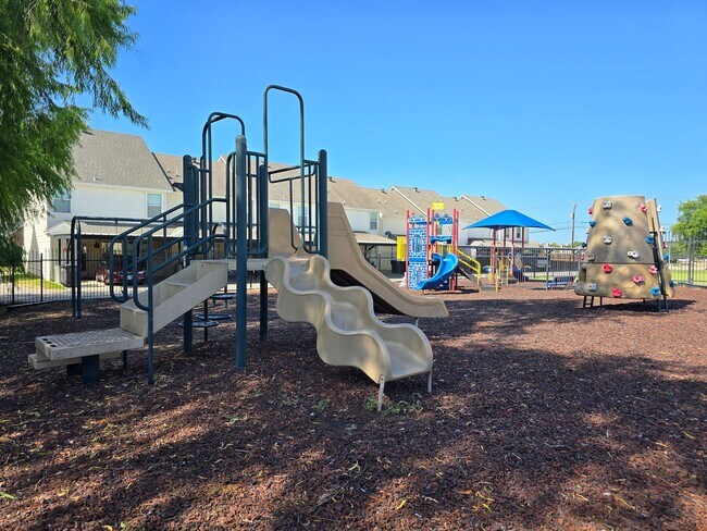Building Photo - 5820 Show Master Ln