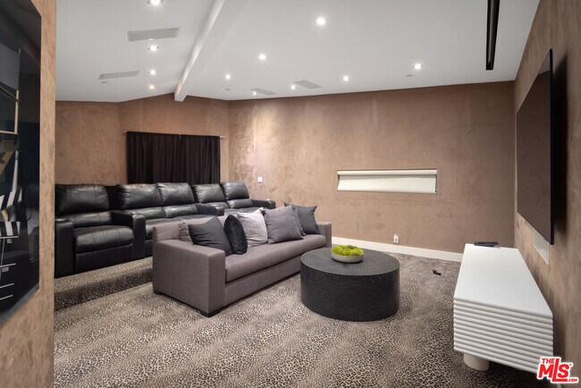 Building Photo - 2666 Hutton Dr