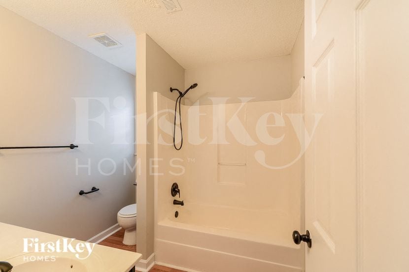 Building Photo - 270 Coghill Dr