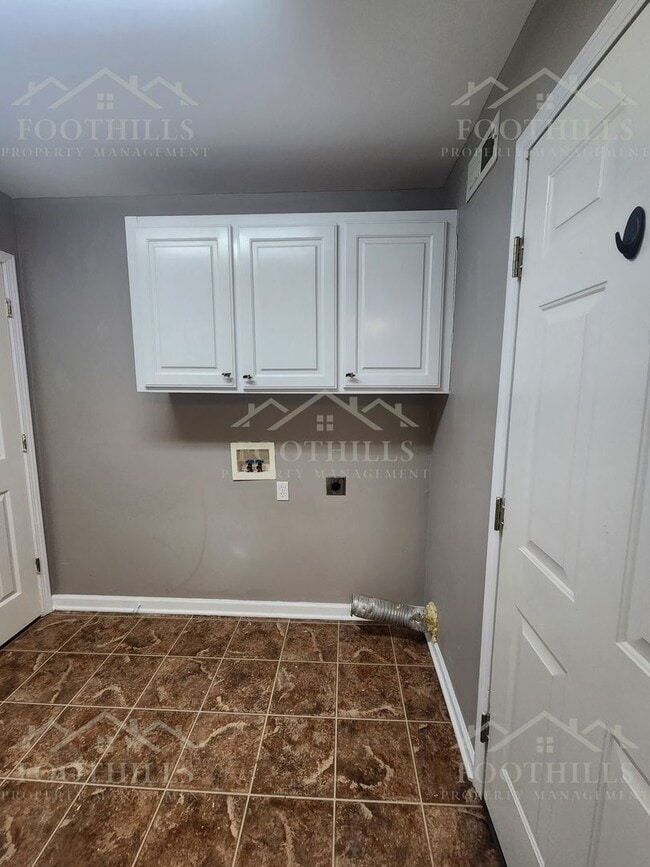 Building Photo - 235 Harbor Dr