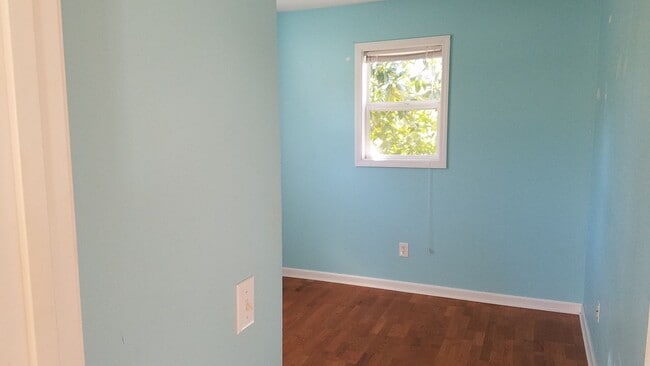 Building Photo - Central Hampstead Cottage