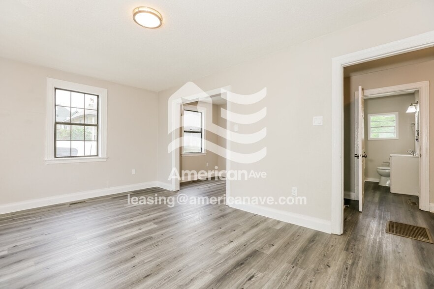 Building Photo - 1801 Vance St