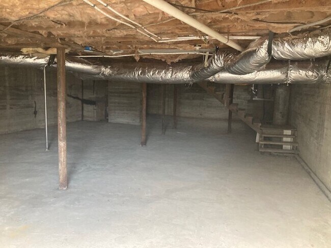 Building Photo - Auburntown TN - 1700 SF, 3BR/2BA, Full Basement, 2 Car Garage, 1 Acre