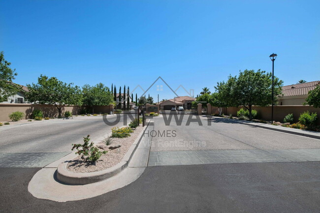 Building Photo - 4432 E Ford Ave