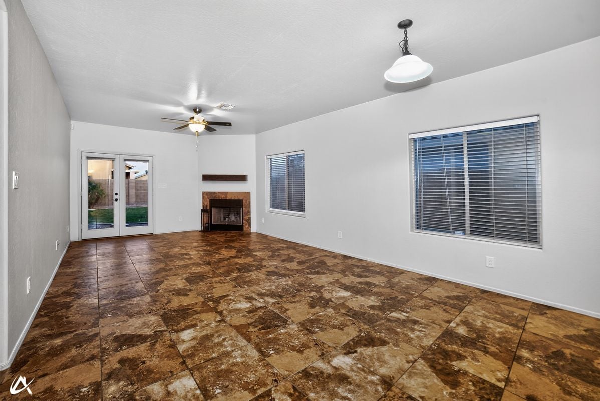 Building Photo - 2523 S 41st Ave