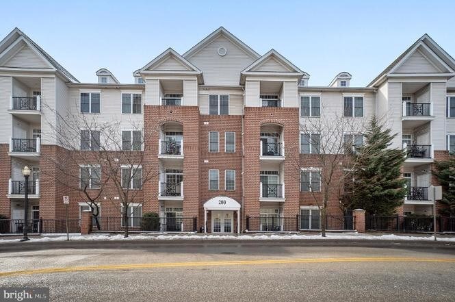 Grande at Riverview - 200 W Elm St