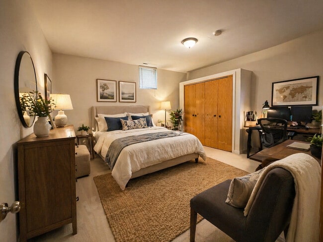 Building Photo - 1463 N Leavitt St