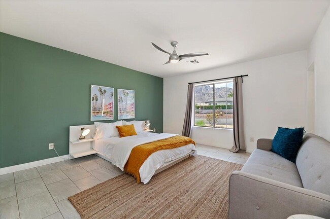 Building Photo - 53245 Avenida Martinez
