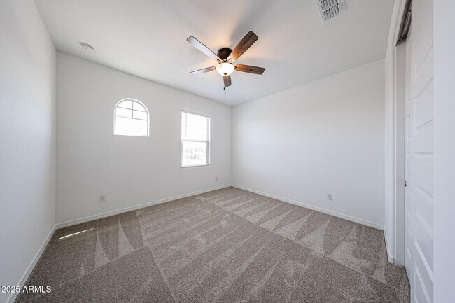 Building Photo - 25076 77th Dr