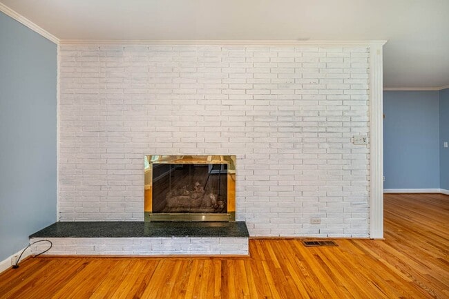 Building Photo - 4222 Arbutus Dr
