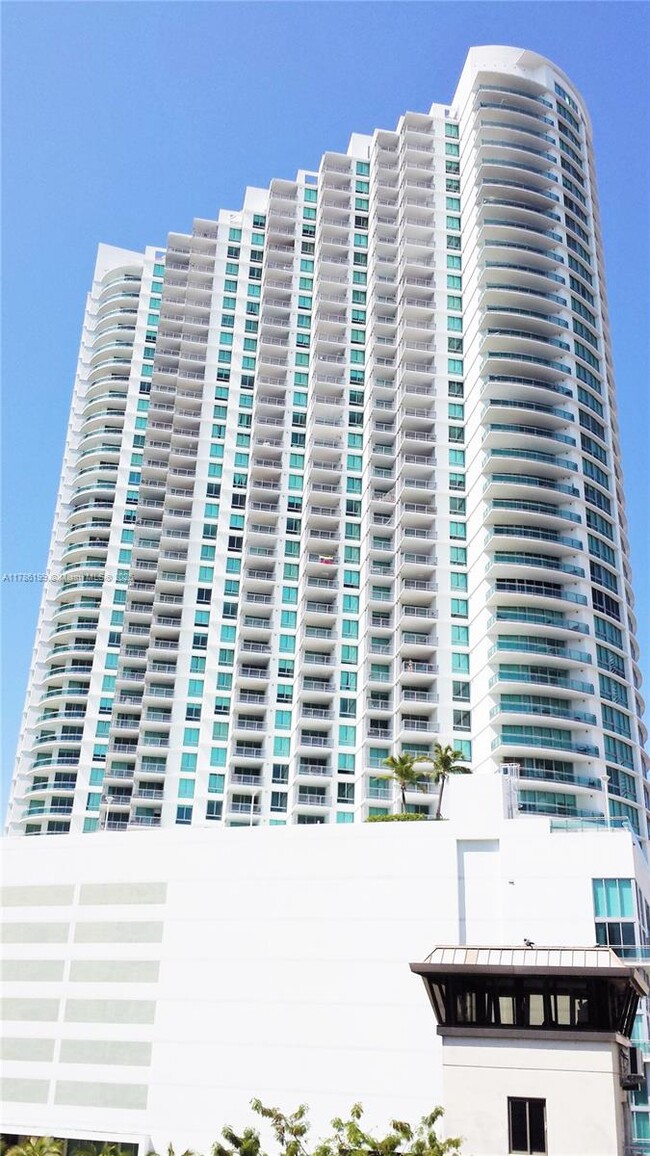 Building Photo - 350 S Miami Ave