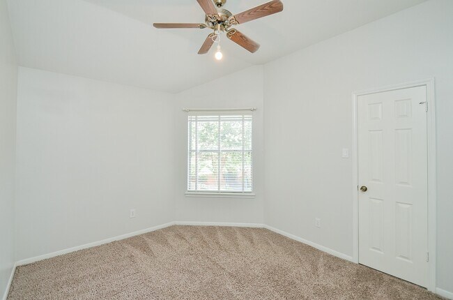 Building Photo - 6310 Oakburl Ln