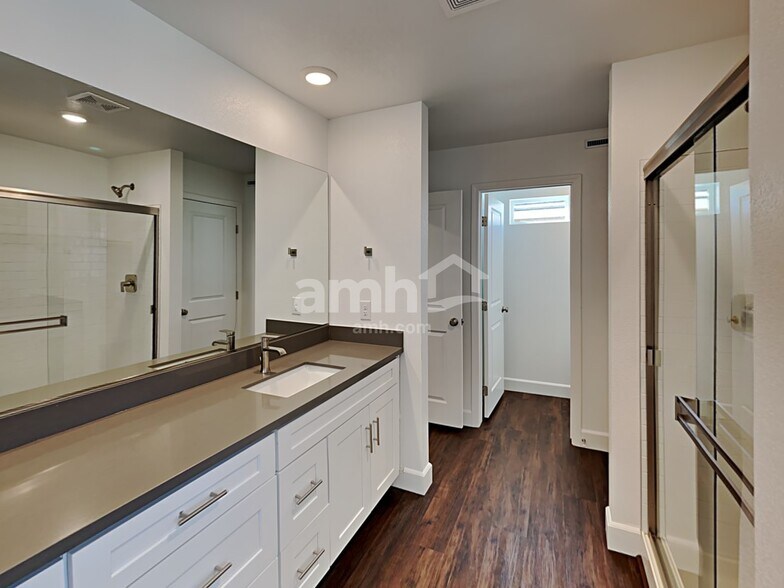Building Photo - 2842 Hot Cider Ave